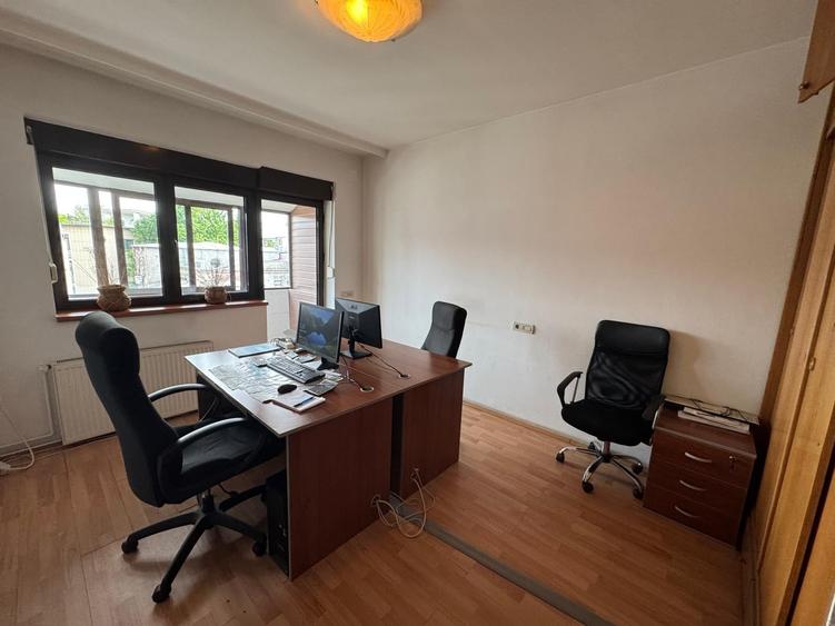 Apartament cu 4 camere decomandat în Cotroceni