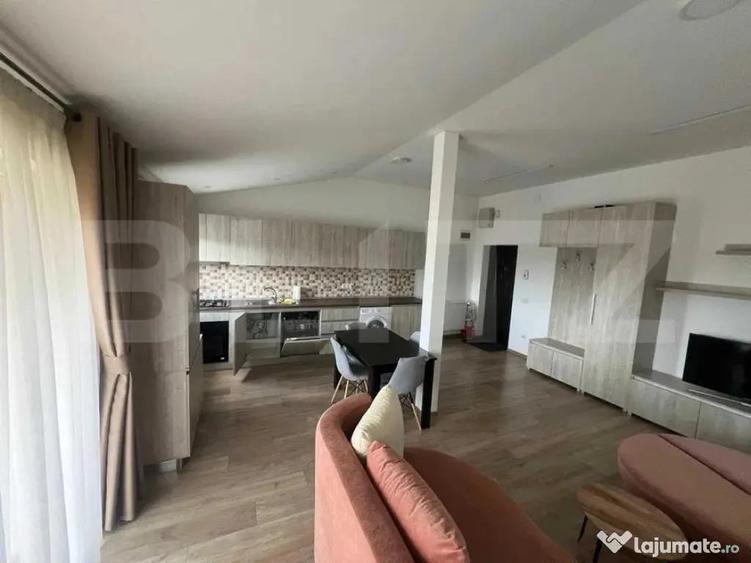 Apartament cu 3 camere semidecomandat în Tudor