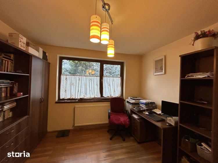 Casă cu 6 camere cu Teren 1000 Mp în Subcetate