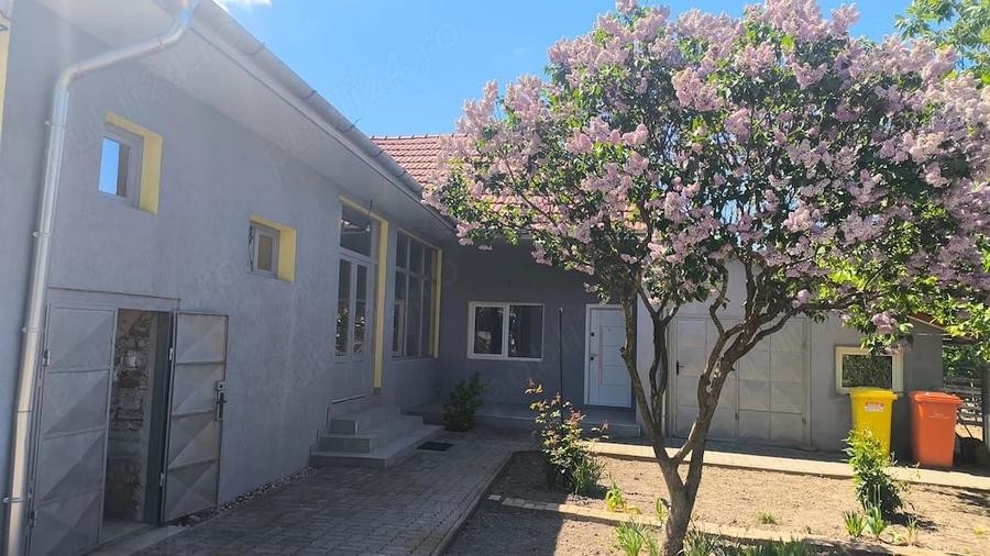 Casă cu 6 camere cu Teren 1892 Mp în Central
