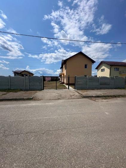 Casă cu 6 camere cu Teren 986 Mp în Central