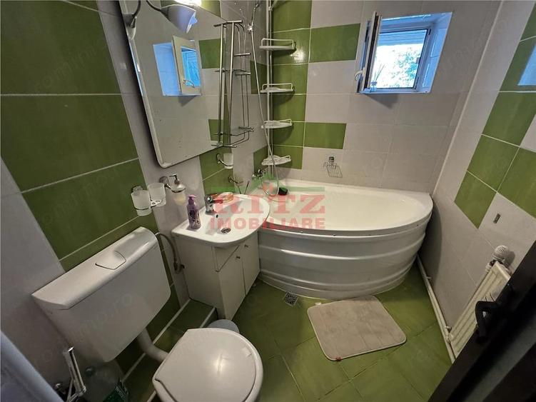Apartament cu 3 camere semidecomandat în Ultracentral
