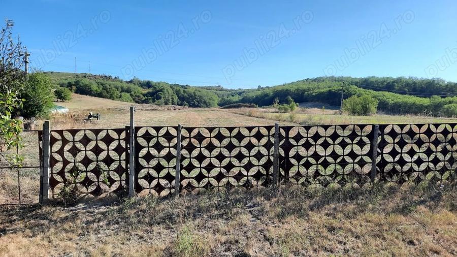 Teren de 800 mp, în Măzili