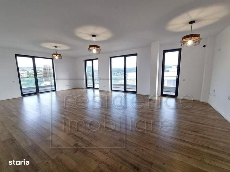 Apartament cu 4 camere semidecomandat, mobilat în Zorilor