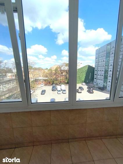 Apartament cu 3 camere decomandat în Centrul Civic
