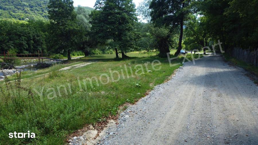 Teren de 3000 mp, în Corbeni