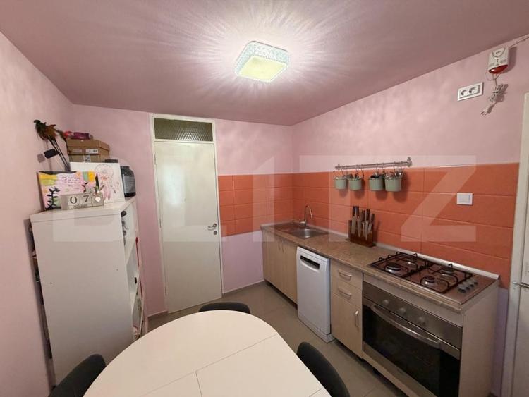 Apartament cu 3 camere decomandat, mobilat în Codlea