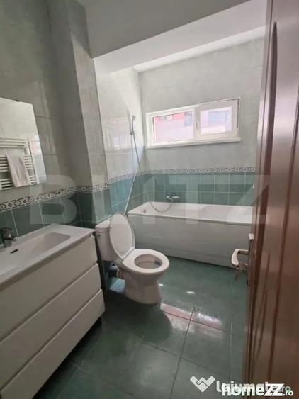 Apartament cu 3 camere decomandat în Independenței