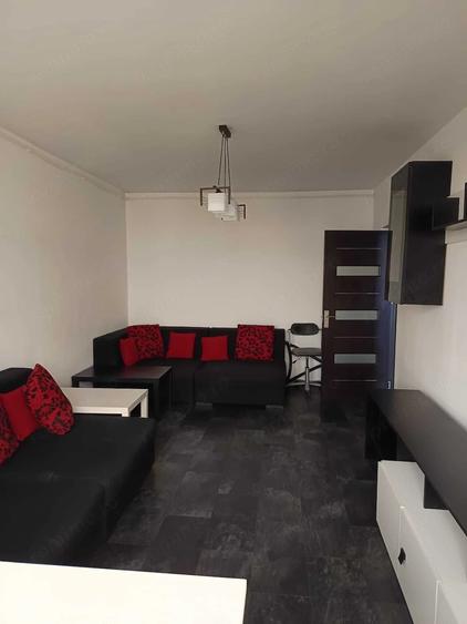 Apartament cu 3 camere decomandat, mobilat în Tineretului