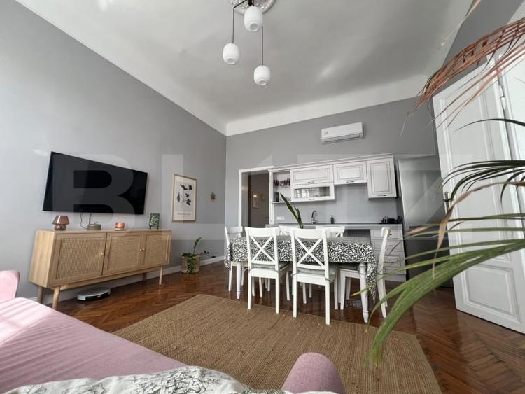 Apartament cu 4 camere decomandat, mobilat în Ultracentral