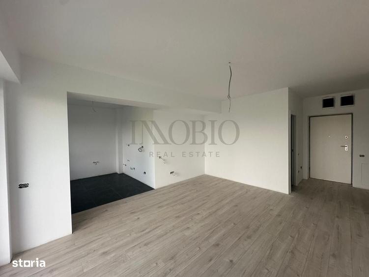 Apartament cu 3 camere semidecomandat în Sisești