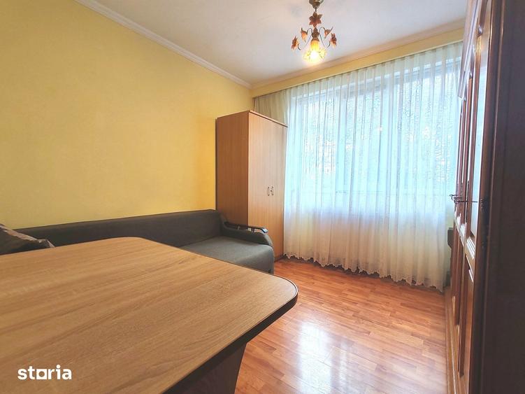 Apartament cu 3 camere semidecomandat în Negru Vodă