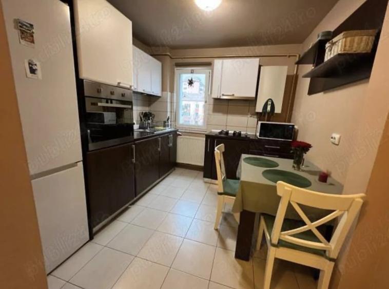 Apartament cu 2 camere semidecomandat în Sânpetru