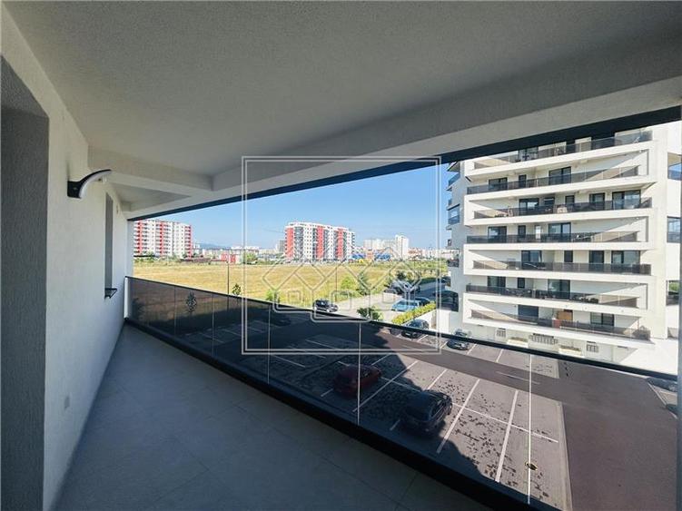 Apartament cu 3 camere decomandat în Exterior Sud