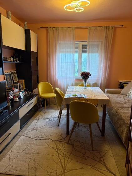 Apartament cu 4 camere decomandat în Central