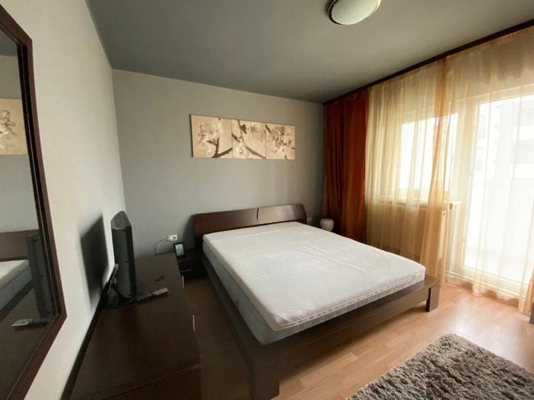 Apartament cu 3 camere decomandat, mobilat în Decebal
