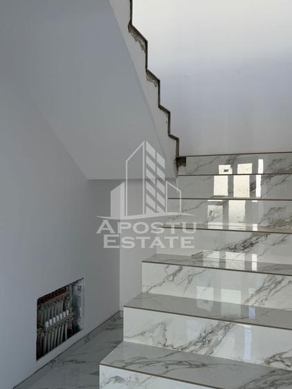 Duplex cu 4 camere cu Canalizare în Remetea Mare