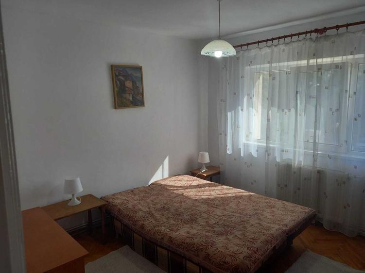 Apartament cu 2 camere decomandat în Torontalului