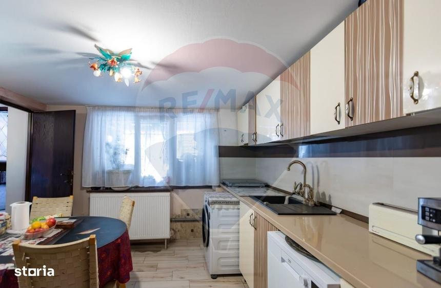 Apartament cu 3 camere decomandat în Cornișa