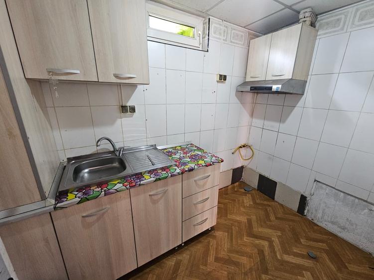 Casă individuală cu 2 camere cu Canalizare în Colentina