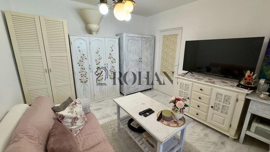 Apartament cu 3 camere decomandat în Cetate