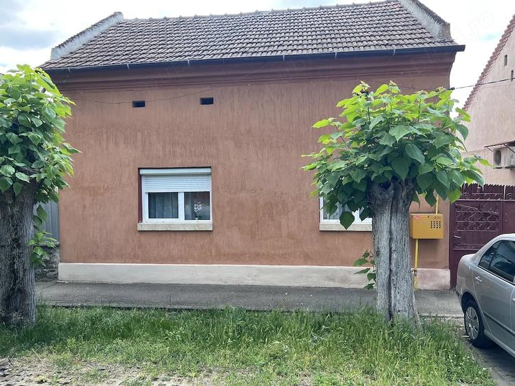 Casă cu 3 camere cu Teren 838 Mp în Fratelia