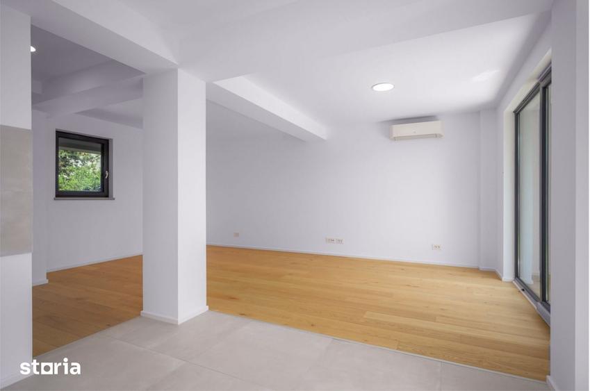 Casă cu 5 camere cu Teren 90 Mp în Central