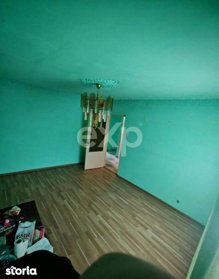 Apartament cu 4 camere decomandat în Central