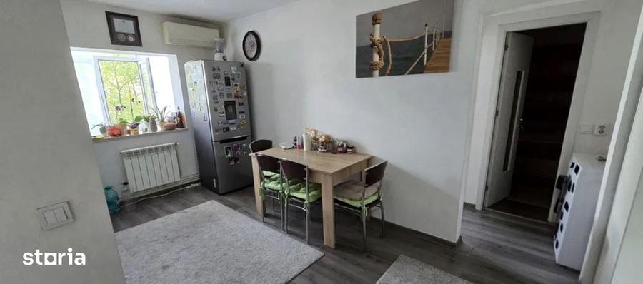 Apartament cu 2 camere decomandat în Far