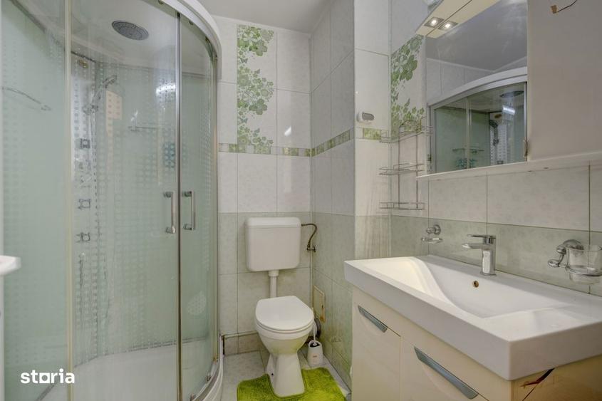 Apartament cu 3 camere semidecomandat, mobilat în Apărătorii Patriei