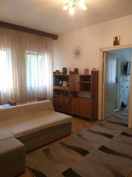 Apartament cu 2 camere semidecomandat în Central