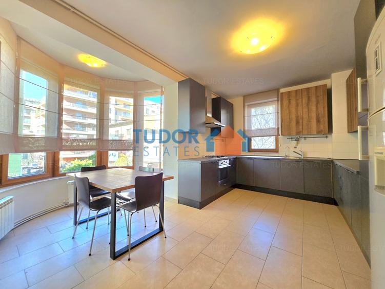 Apartament cu 4 camere în Herăstrău