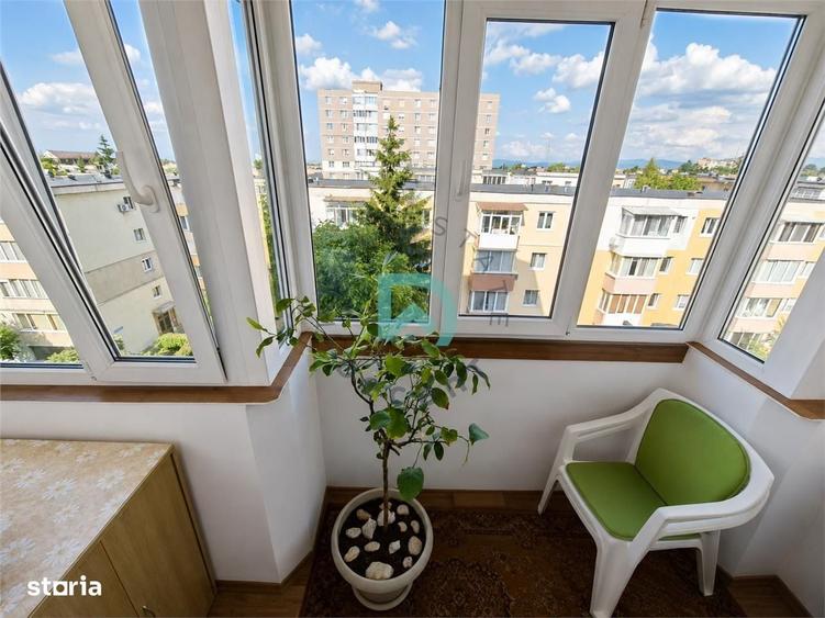 Apartament cu 3 camere decomandat în Vlahuță