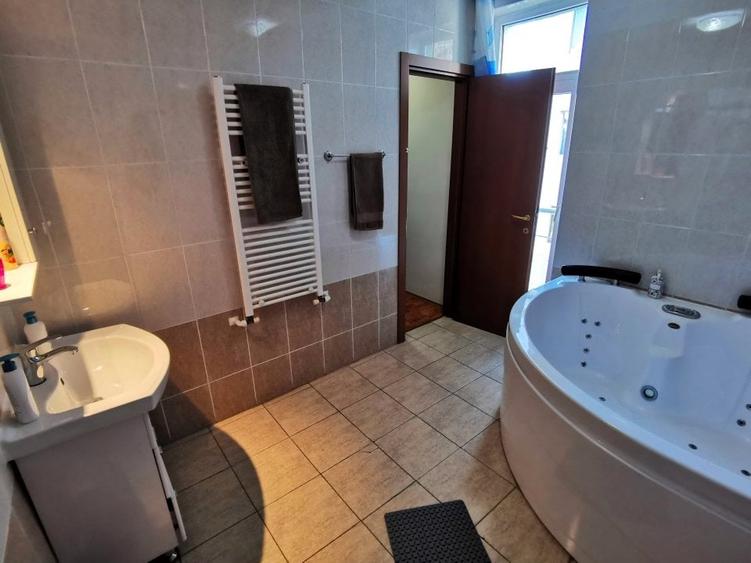 Apartament cu 3 camere decomandat, mobilat în Nord