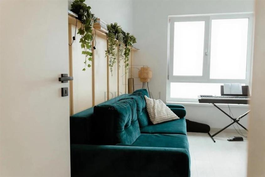 Apartament cu 3 camere decomandat, mobilat în Dumbrăvița
