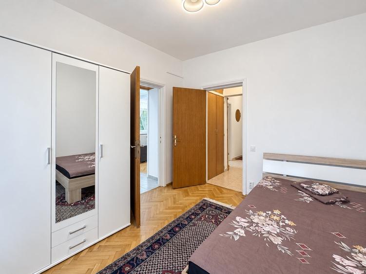 Apartament cu 3 camere semidecomandat, mobilat în Ferdinand