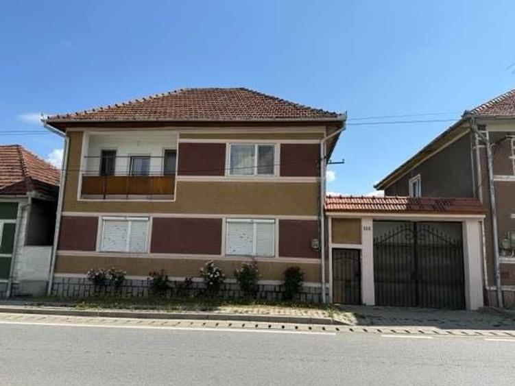 Casă cu 4 camere în Lunca