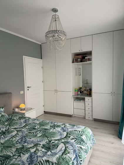 Apartament cu 3 camere semidecomandat în Giroc