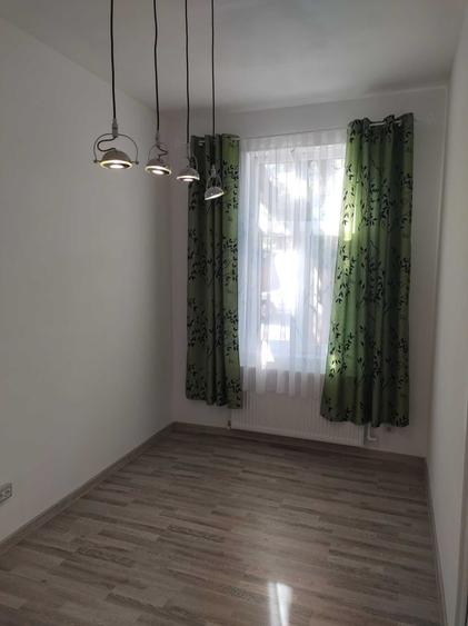 Apartament cu 2 camere semidecomandat în Bârzești