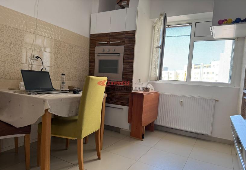 Apartament cu 3 camere decomandat în Dristor