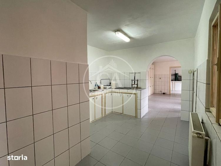 Casa de vanzare cu 8 camere de tip P+E+M in zona Rogerius, Oradea - 18