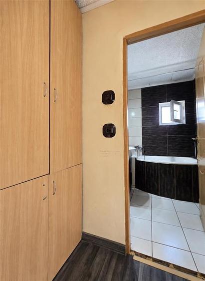 Apartament cu 3 camere decomandat în Nufărul