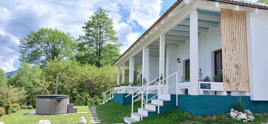 Casă cu Teren 2306 Mp în Predeluț