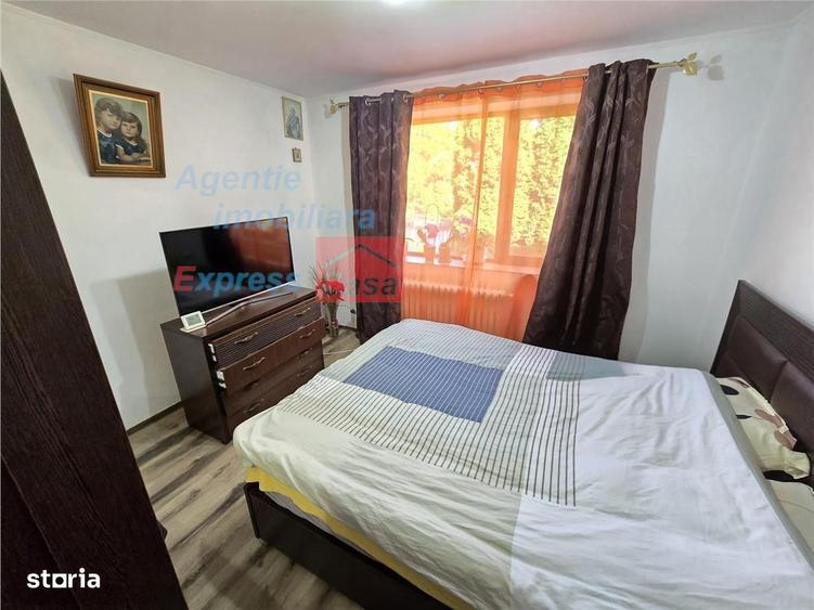 Casă cu 4 camere cu Teren 500 Mp în Dumești