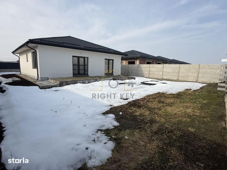 Casă cu 4 camere cu Teren 500 Mp în Dragomirești-Vale