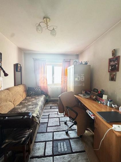 Apartament cu 3 camere decomandat, mobilat în Tătărași