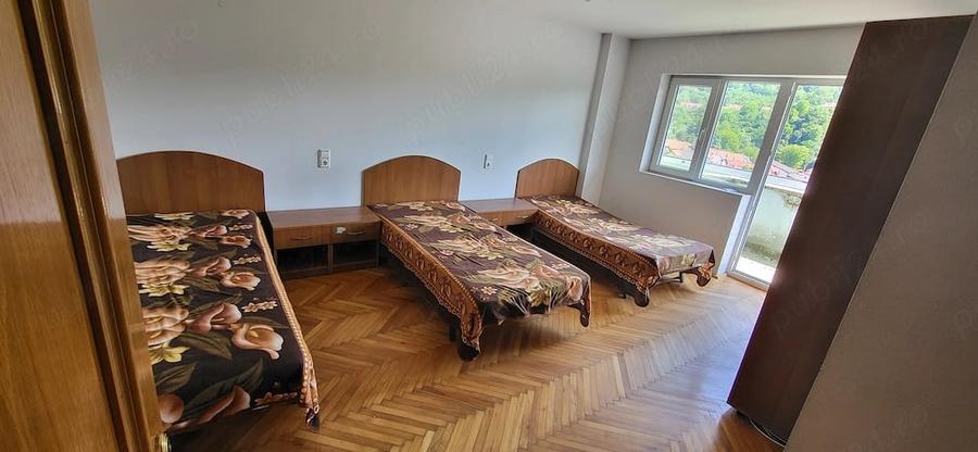 Apartament cu 2 camere decomandat în Petros