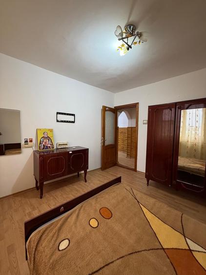 Apartament cu 3 camere decomandat în Micro 13