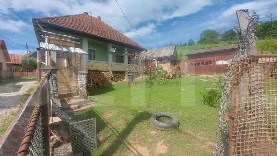 Casă individuală cu 4 camere cu Garaj în Vâlcele