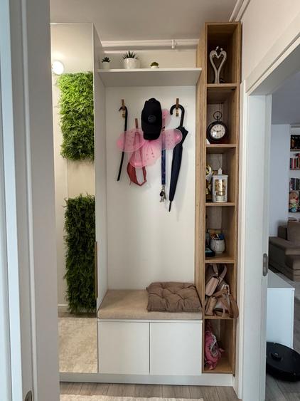 Apartament cu 3 camere decomandat în Sisești